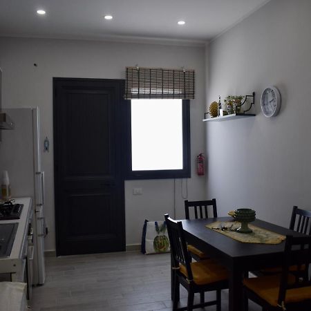 La Casa Dei Leoni Di Sicilia Apartment ปาแลร์โม ภายนอก รูปภาพ